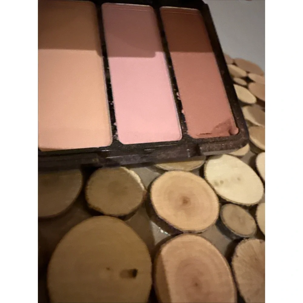 Eve Pearl Blush Trio 3 Radiant Shades Sweet Cheeks‎ Full Size NEW / Damaged